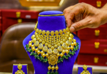 Gold, Silver Trade Higher as Lower Crude Prices and Bond Yields Offer Support