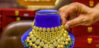 Gold, Silver Trade Higher as Lower Crude Prices and Bond Yields Offer Support