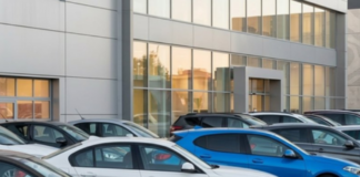 Indian Automakers Report Strong August Sales Led by Commercial Vehicle Growth
